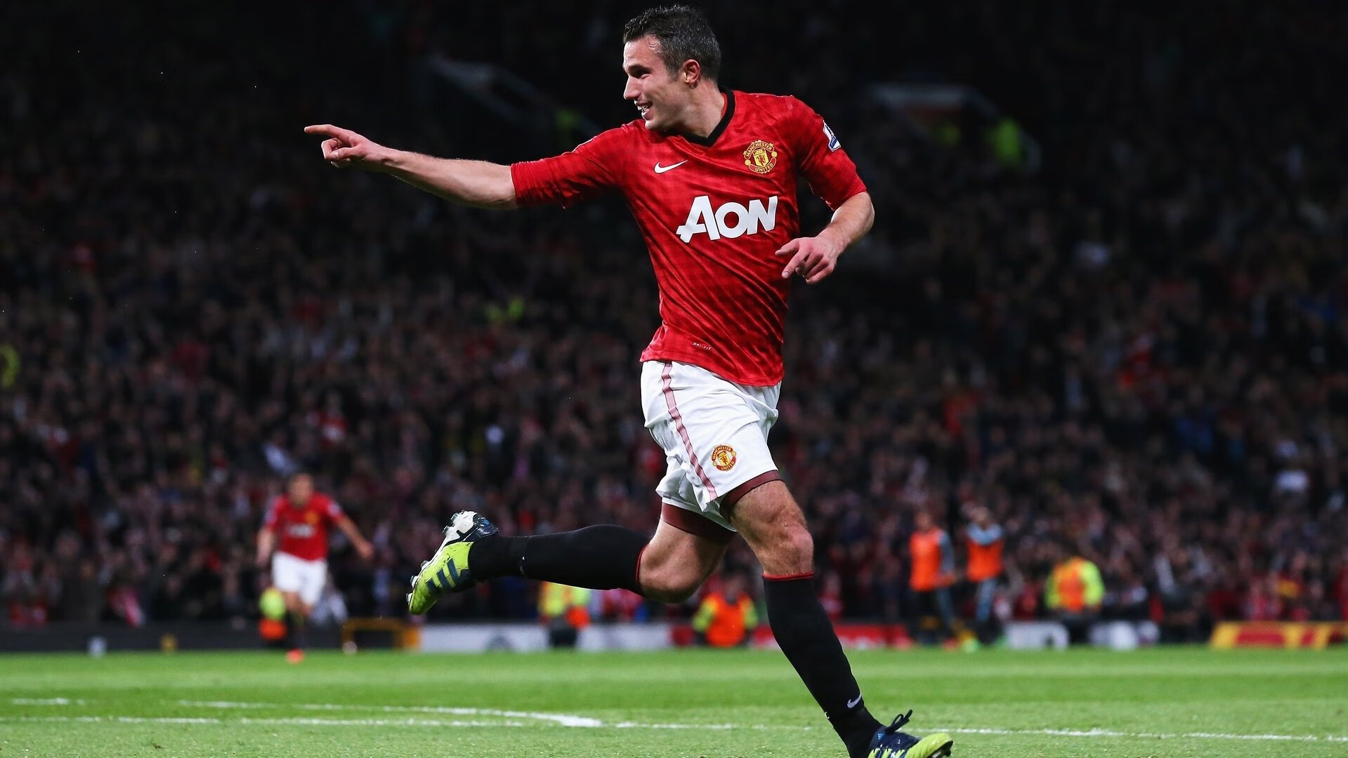 爱游戏综合娱乐-美国队接力换棒精准无误引赞叹，美国队混合接力